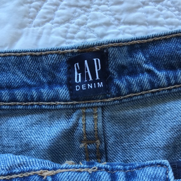 Gap Mid Thigh Loose Shorts - Picture 2 of 6